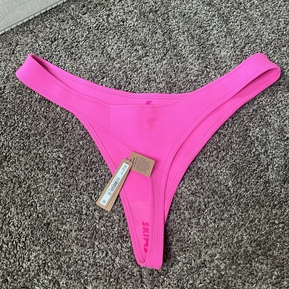 NWT SKIMS scuba SWIM thong Sz 3x Taffy
